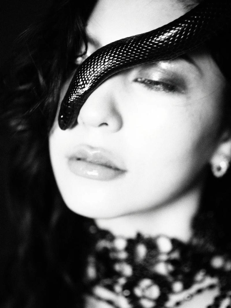 腰身一挺,缓缓律动蛇的出处和背景故